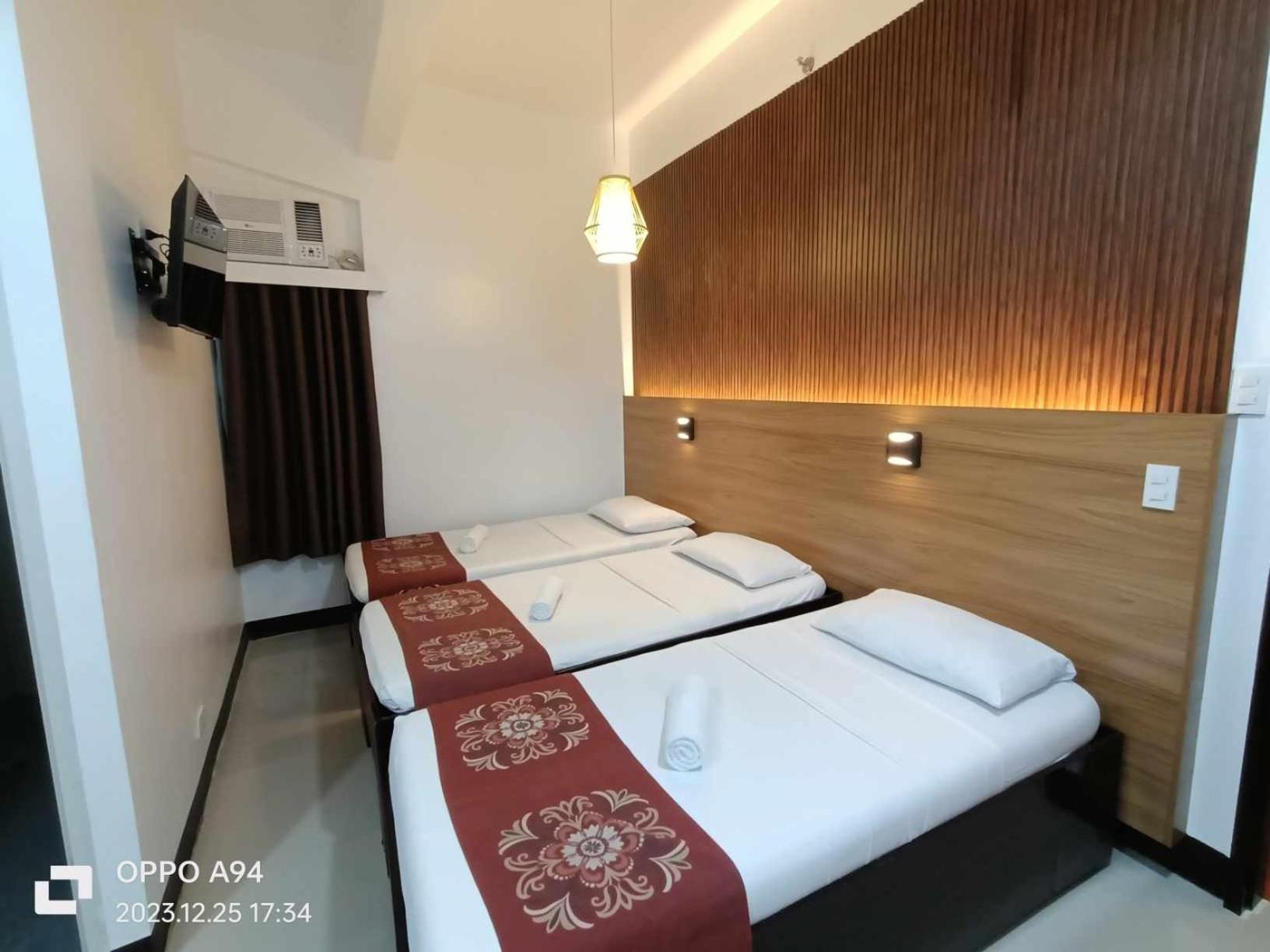 Stone House Quezon City San Juan  Extérieur photo