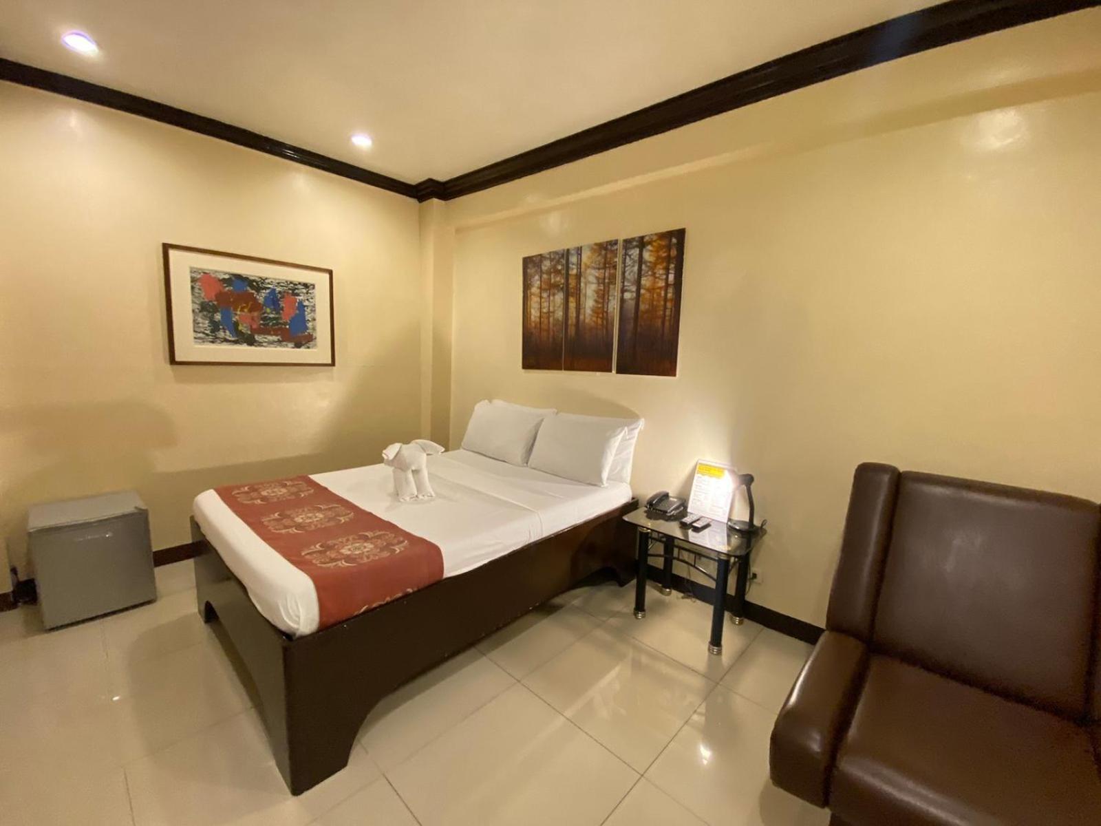 Stone House Quezon City San Juan  Extérieur photo